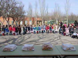 El ceip Miguel Delibes de Valladolid celebra su Bocadillo Solidario a beneficio de la Fundación Hombres Nuevos