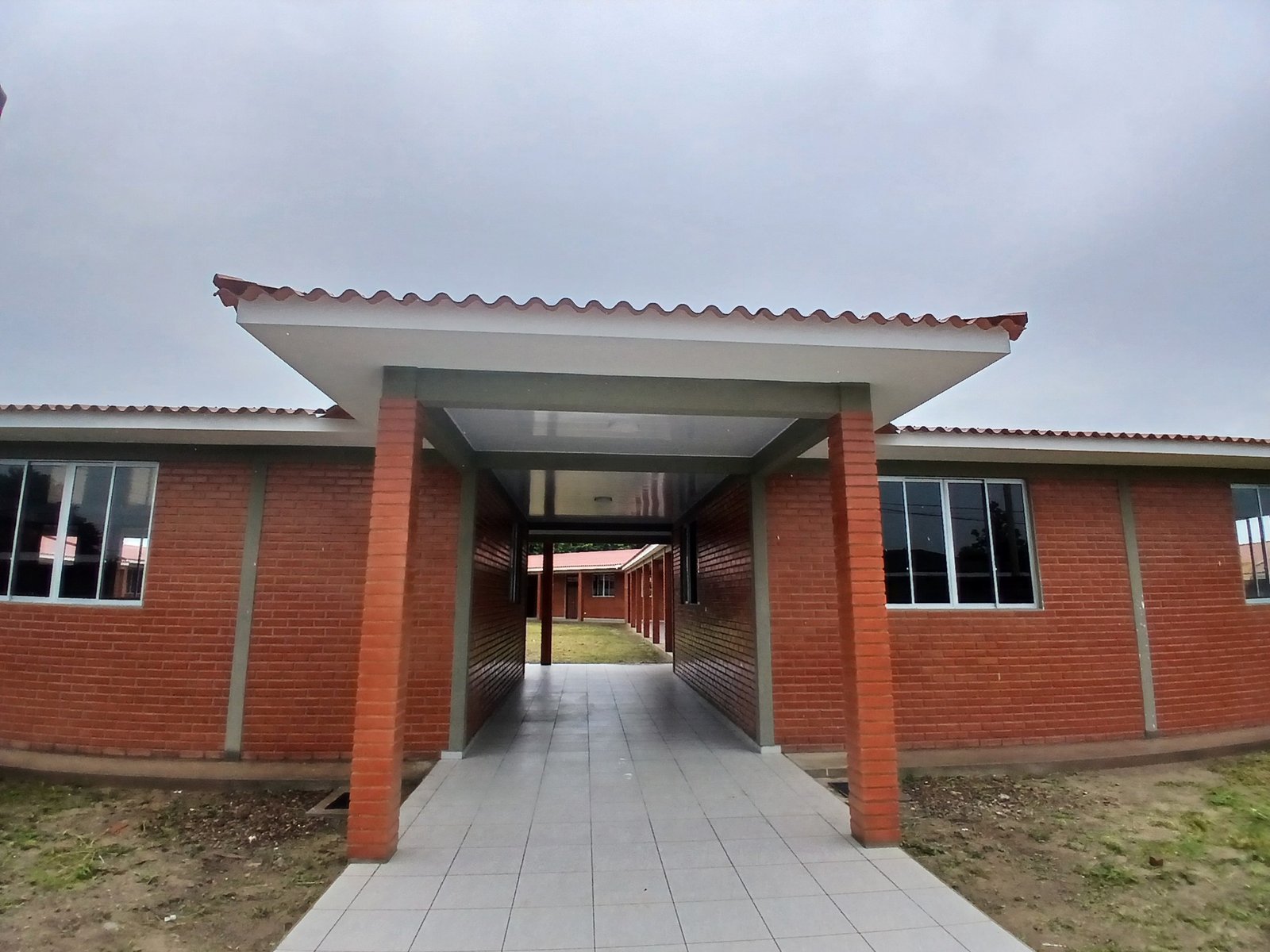 Hombres Nuevos finaliza las obras de ampliación de la unidad educativa “Rita Amada De Jesús” en Santa Cruz de la Sierra, Bolivia 