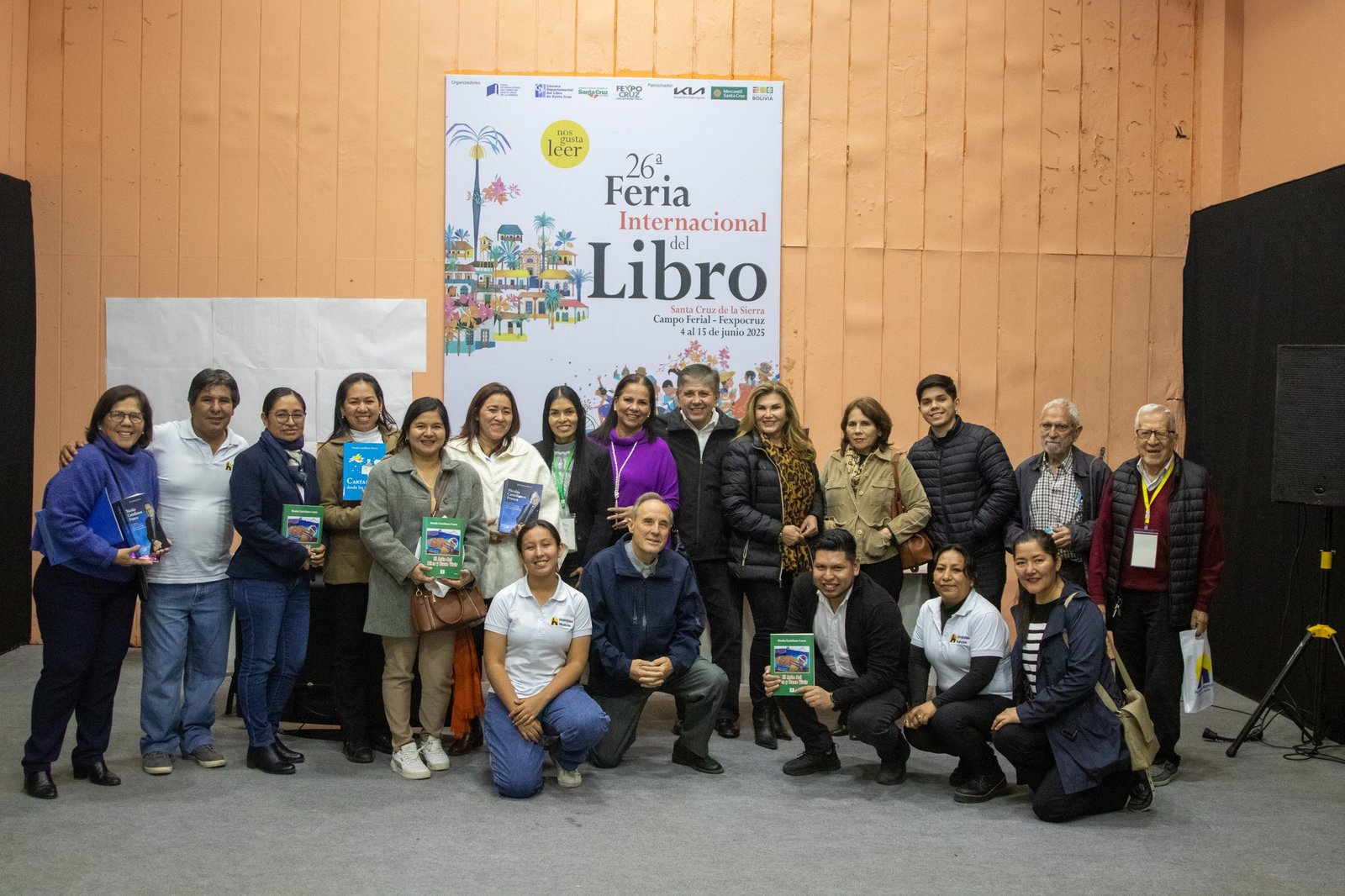 Presentación de la obra escrita de Nicolás Castellanos en la Feria Internacional del Libro de Santa Cruz de la Sierra