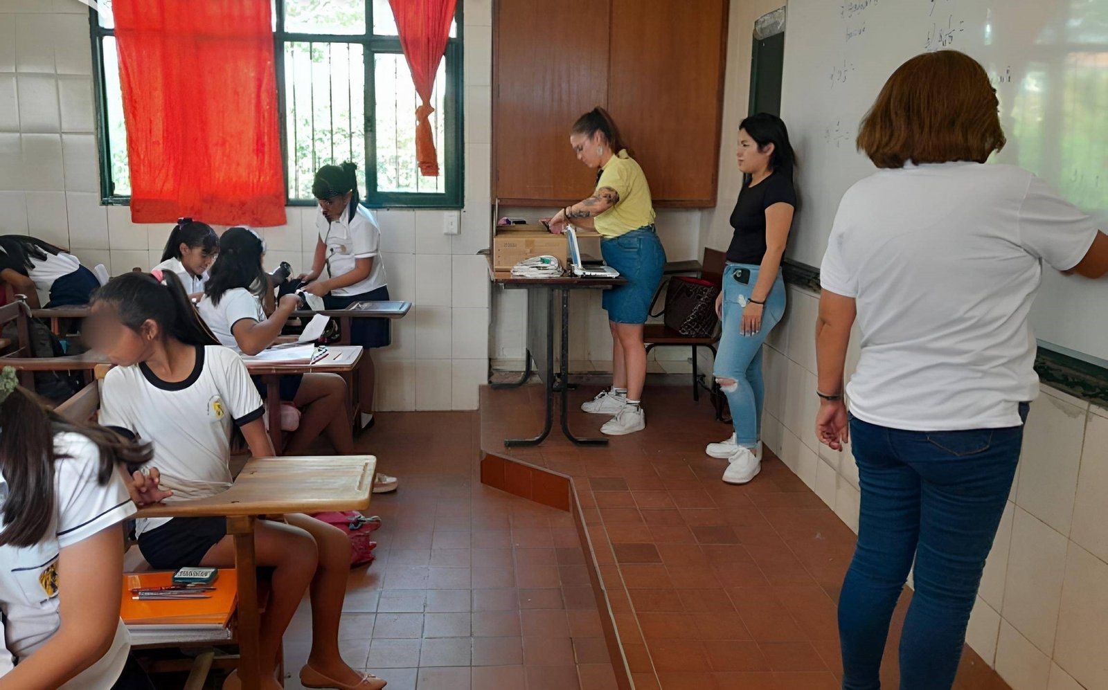 Tres mil formas de Educar. María Borrego Morales (Córdoba, España 2023)