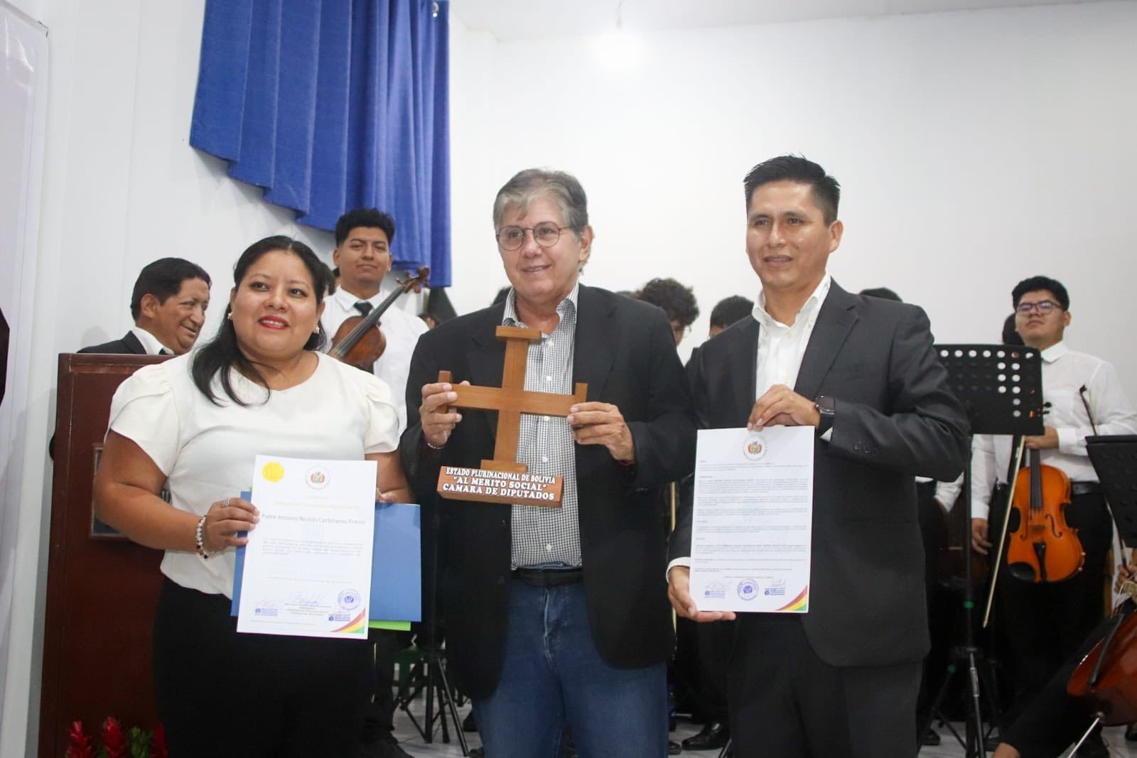 La Cámara de Diputados de la Asamblea Legislativa Plurinacional de Bolivia rinde Homenaje Camaral Póstumo a Nicolás Castellanos Franco “en honor a su invaluable labor filantrópica y su impacto directo en el desarrollo humano del Plan 3000 y de toda Bolivi